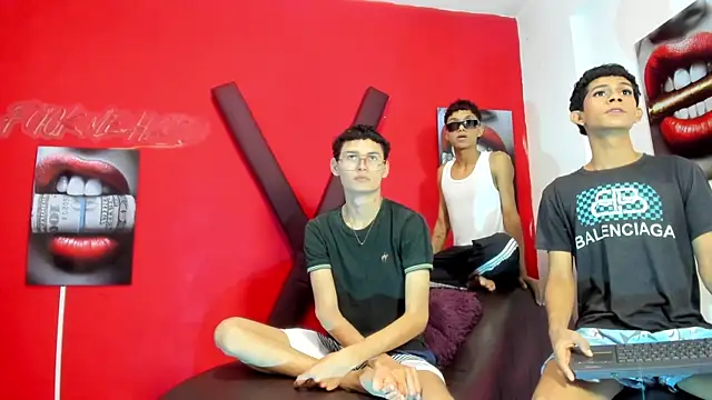 PRETTY LOVERS1 online show from 07-11-26, 01:19