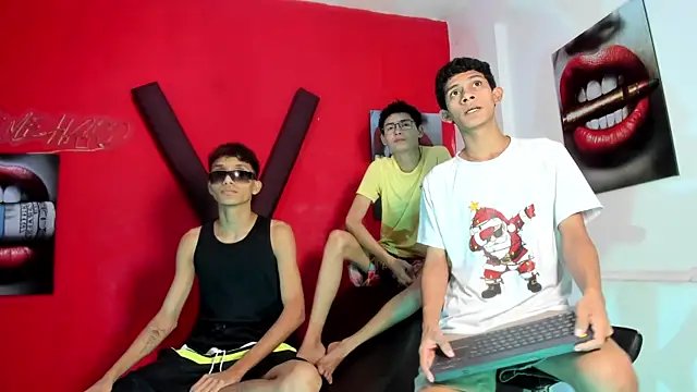 PRETTY LOVERS1 online show from 07-18-26, 01:10