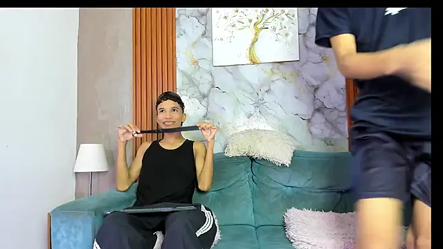 PRETTY LOVERS1 online show from 07-26-26, 01:36