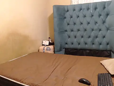 VixenBaddieX online show from 07-14-26, 03:00