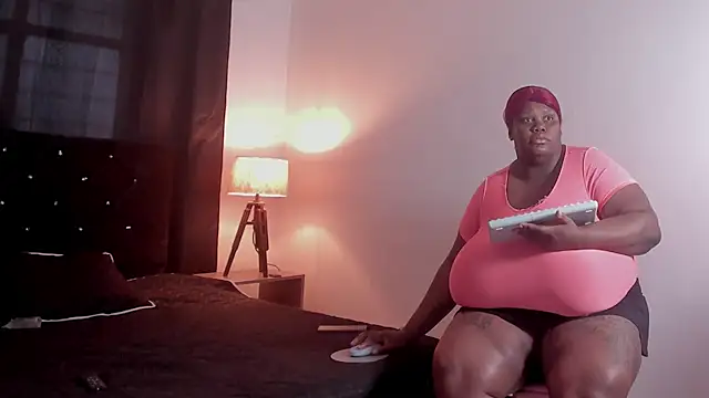 EvelynBlak1 online show from 07-23-26, 12:14