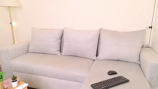 Rileywomms online show from 07-27-26, 07:43