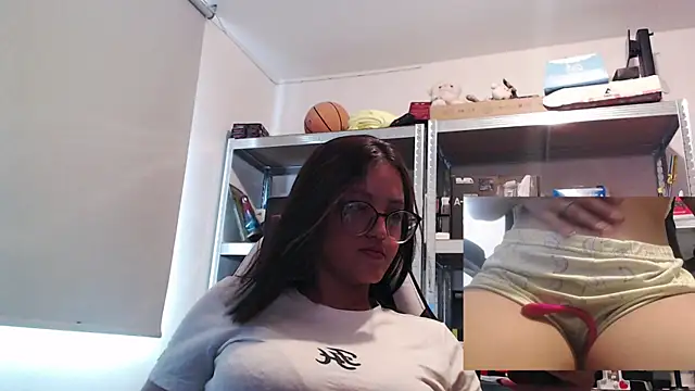Luna sweetie  online show from 07-21-26, 01:35