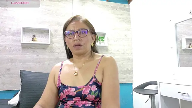 SoffieMature online show from 07-28-26, 04:50