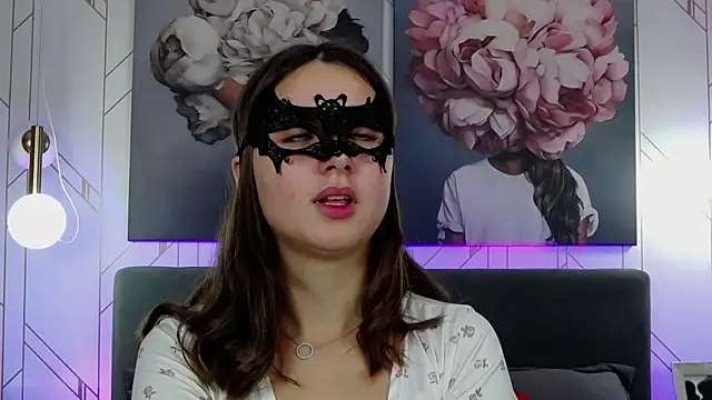 JulietteHembers online show from 07-25-26, 04:21