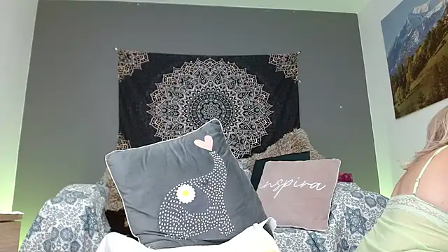 katiasupreme1 online show from 10-29-25, 04:53