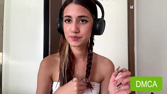 Snapshot of JuliaPierce chatting on 07-25-26, 02:14 JuliaPierce online show from 07-25-26, 02:14