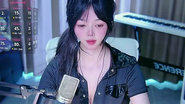 Snapshot of qiqibaby11 chatting on 07-10-26, 06:39 qiqibaby11 online show from 07-10-26, 06:39