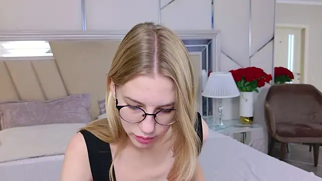 MeryMayers online show from 07-26-26, 05:15