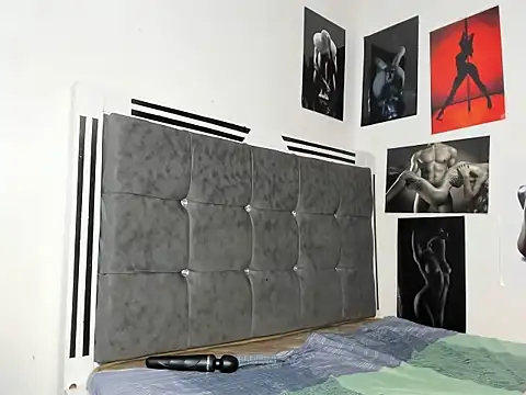 Snapshot of Qutekiller chatting on 07-19-26, 03:54 Qutekiller online show from 07-19-26, 03:54
