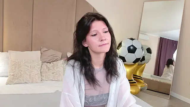 PollyMoss online show from 07-19-26, 05:22