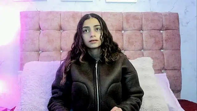 Katalina Laurent online show from 07-24-26, 11:19