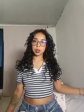 Molly00  online show from 07-14-26, 12:35