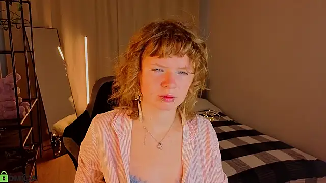 VioletDesiree online show from 07-25-26, 01:04