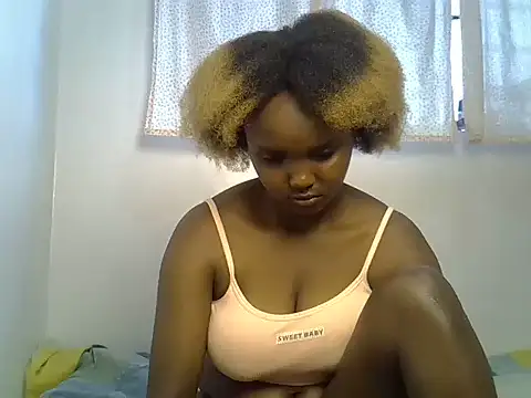 Snapshot of Chelsey_18 chatting on 07-18-26, 12:31 Chelsey 18 online show from 07-18-26, 12:31