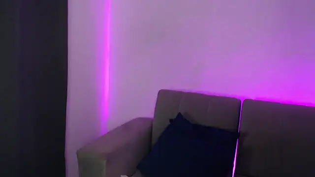 lispetite online show from 01-18-25, 08:41