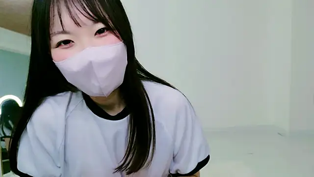 Snapshot of aichan__00 chatting on 07-13-26, 04:21 aichan 00 online show from 07-13-26, 04:21