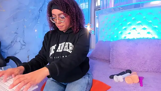 Mila-Trump online show from 07-16-26, 02:12