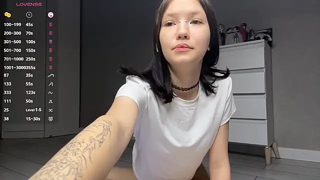 CarolaLuczynski online show from 07-12-26, 02:08