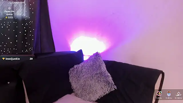 EmmilyRosee online show from 07-21-26, 10:23
