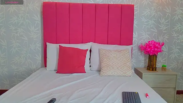 Mia Noirr online show from 07-27-26, 12:34