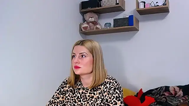 alisenties online show from 10-08-25, 02:25