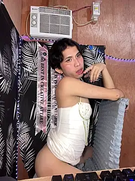 Snapshot of UrasianFemboy chatting on 07-14-26, 03:07 UrasianFemboy online show from 07-14-26, 03:07