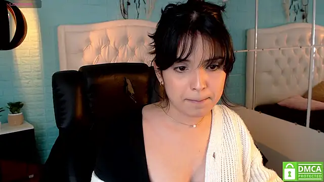 yurii petite online show from 07-21-26, 12:29