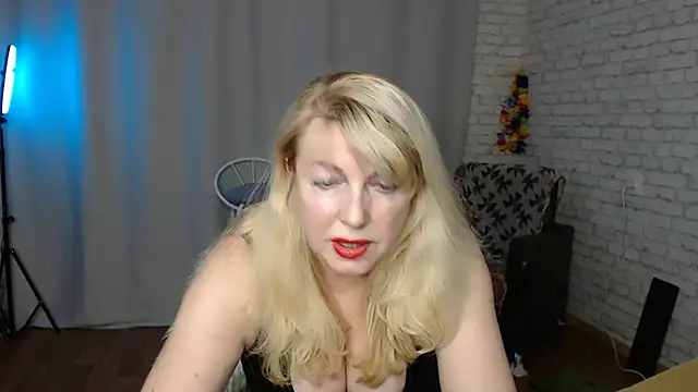 Snapshot of Samantha_Si chatting on 12-14-24, 05:14 Samantha Si online show from 12-14-24, 05:14