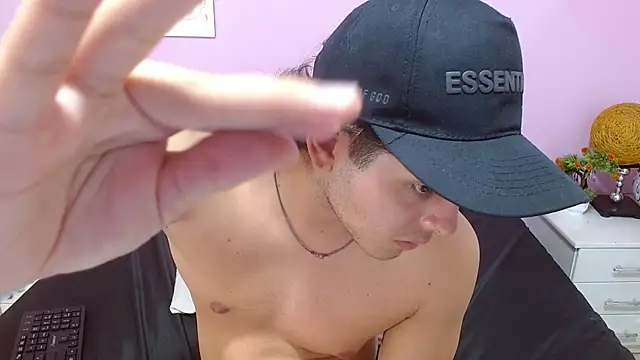 zayne lyon online show from 07-28-26, 04:39