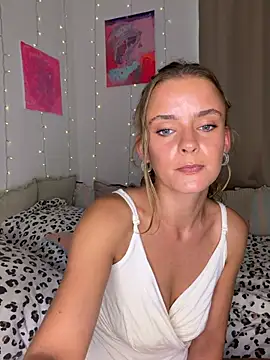 Snapshot of Stella_Rosee chatting on 07-26-26, 02:46 Stella Rosee online show from 07-26-26, 02:46