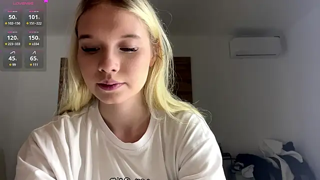 CarmellaCerra online show from 07-18-26, 10:52