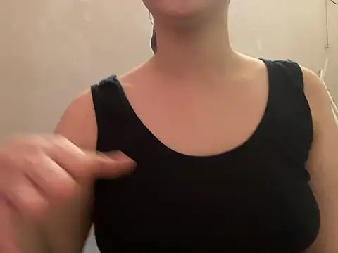 Snapshot of hazelnuties chatting on 07-28-26, 05:36 hazelnuties online show from 07-28-26, 05:36
