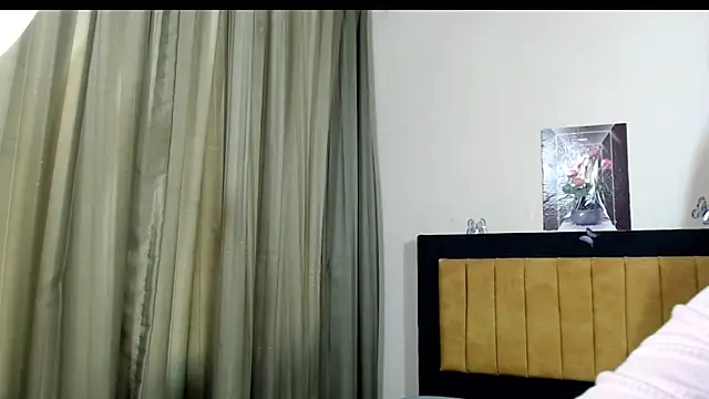 Snapshot of LUNAXS chatting on 07-27-26, 12:34 LUNAXS online show from 07-27-26, 12:34