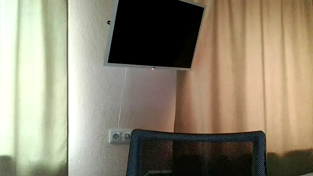 LensyTourels online show from 07-20-26, 12:18