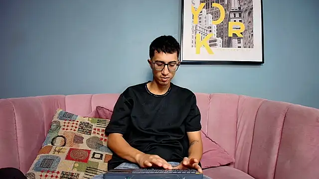 Keny Romero online show from 07-28-26, 04:39