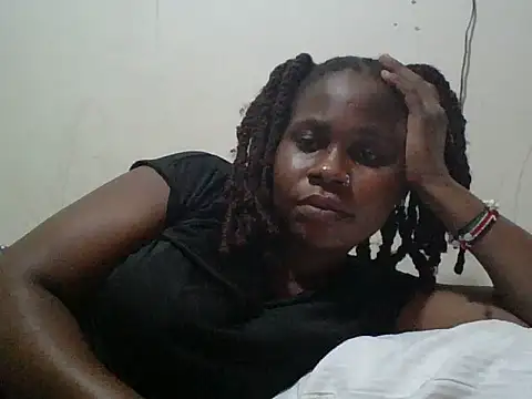 Snapshot of yummyychocolate_ chatting on 07-22-26, 04:21 yummyychocolate online show from 07-22-26, 04:21