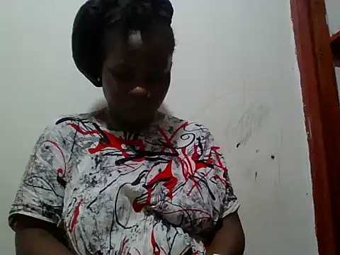 Snapshot of yummyychocolate_ chatting on 07-28-26, 05:03 yummyychocolate online show from 07-28-26, 05:03