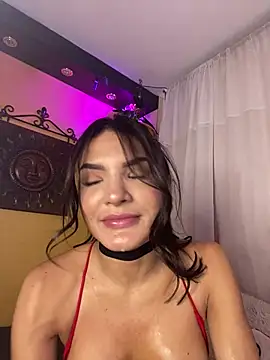 Snapshot of Cleolaurent chatting on 07-27-26, 01:23 Cleolaurent online show from 07-27-26, 01:23