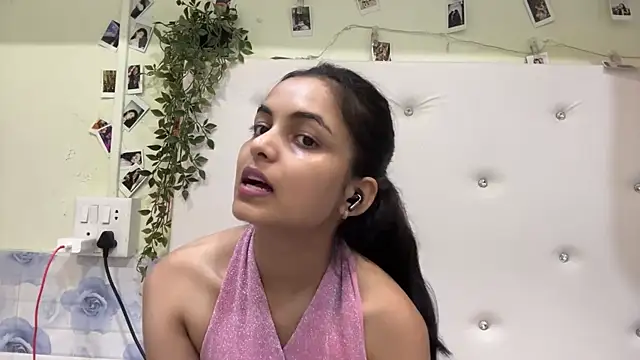 DainaFucci online show from 07-25-26, 06:16
