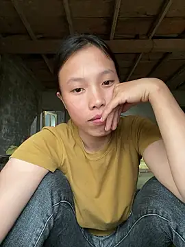 Glass-lyy online show from 07-26-26, 11:55