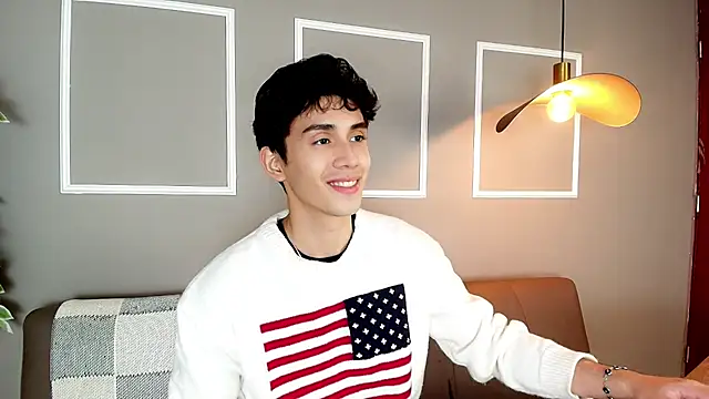 Snapshot of Milan_saint chatting on 07-27-26, 01:18 Milan saint online show from 07-27-26, 01:18