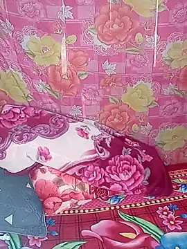 Snapshot of Yen-nhi chatting on 07-28-26, 02:29 Yen-nhi online show from 07-28-26, 02:29