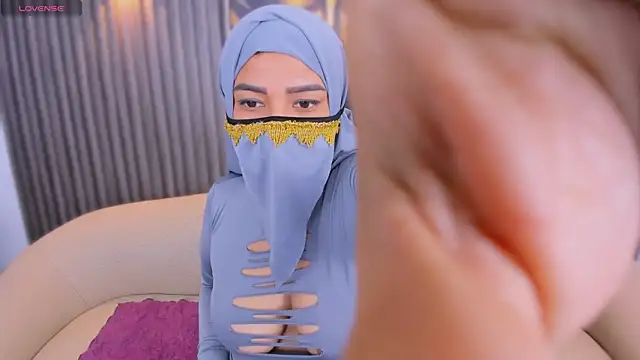 amira farahh online show from 07-28-26, 11:15