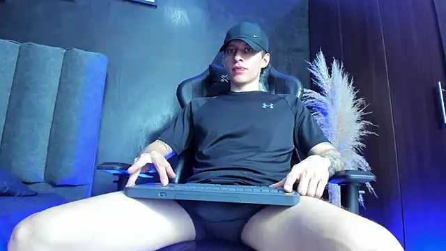 Enzo Maserati online show from 07-29-26, 02:32