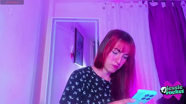 jessierocketx online show from 10-21-25, 03:13