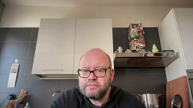 theitalianbear online show from 10-10-25, 08:24