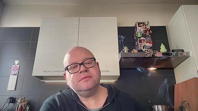 theitalianbear online show from 04-25-26, 06:49