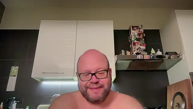 Snapshot of theitalianbear chatting on 05-15-26, 11:12 theitalianbear online show from 05-15-26, 11:12