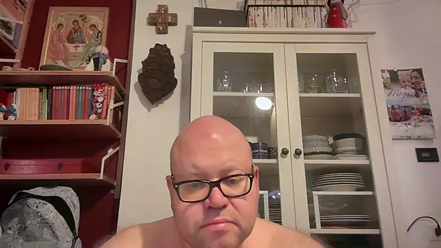 Snapshot of theitalianbear chatting on 05-24-26, 02:27 theitalianbear online show from 05-24-26, 02:27